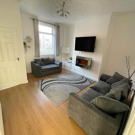 Cheerful 2 Bedroom House Hindley Eksteriør bilde